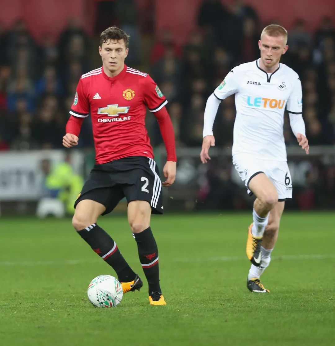 龄不相符的 龄不相符的