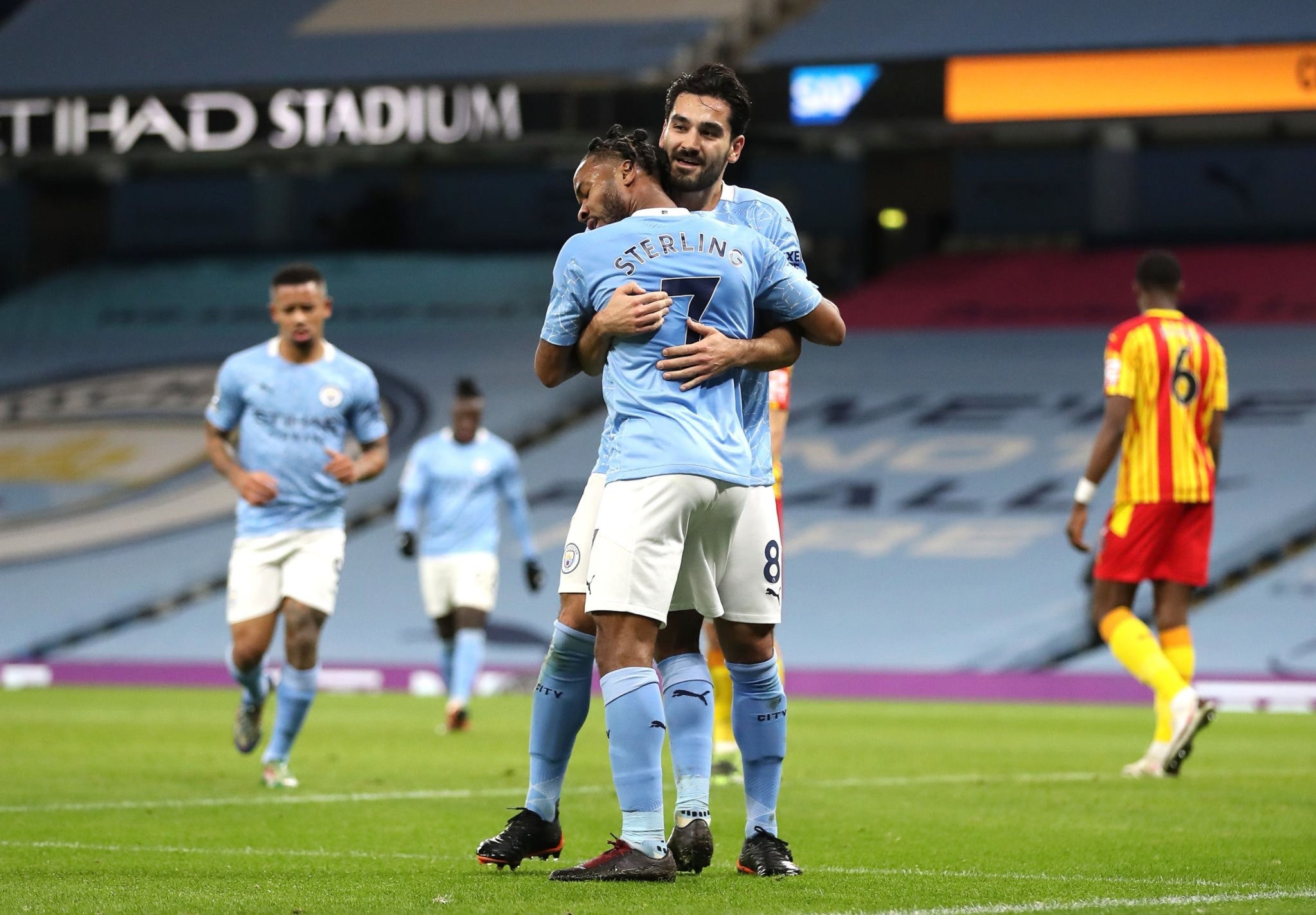 不仅决定于 不仅决定于